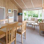 Three-bedroom In Føllenslev