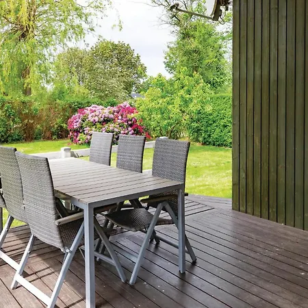 Three-bedroom In Hébergement de vacances *
