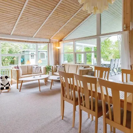 Three-bedroom In Casa vacanze