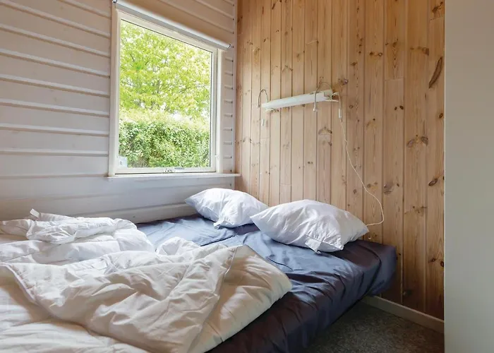 Hébergement de vacances Three-bedroom In *